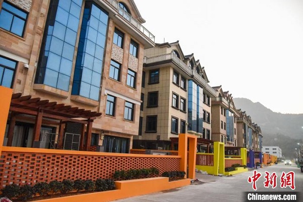 sBYw_1646037455516070252.jpg 7.jpg