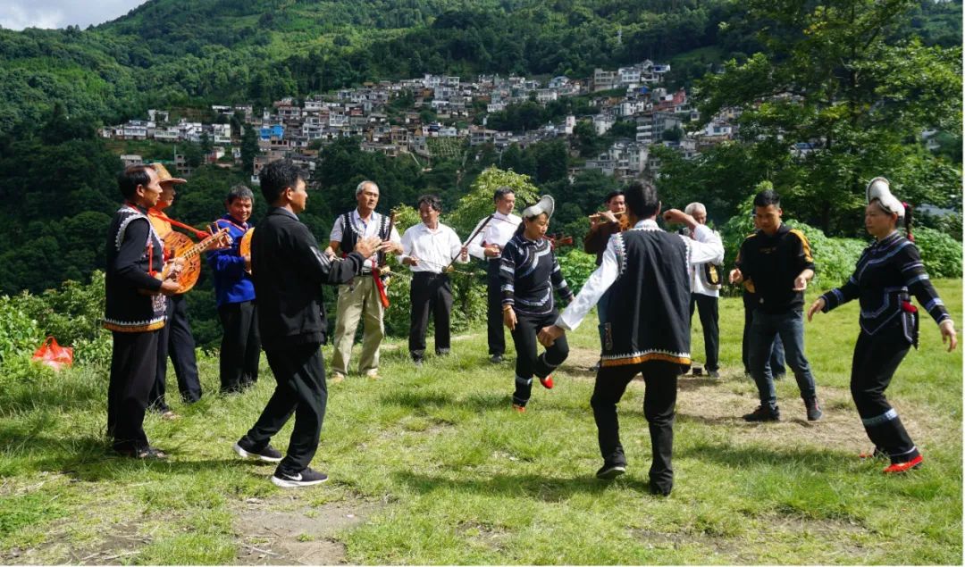 Uedi_1681722777321048160.jpg 4.jpg