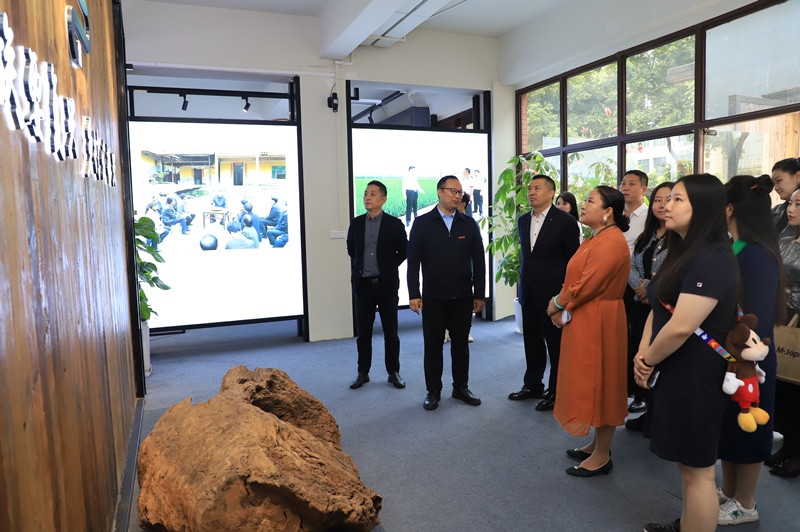 TwoW_1713402867777035387.jpg 5.jpg